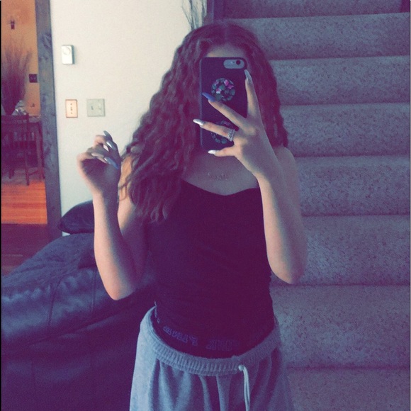 Meet your Posher, Abigail - Picture 1 of 1